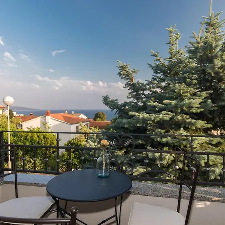 Two Bedroom, Great View, 5 Min Walk To City And Beach Krk Town
