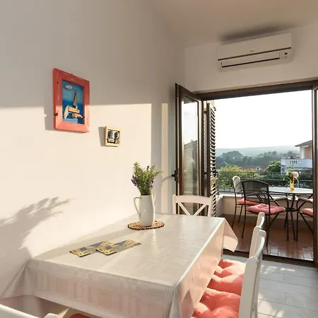 Two Bedroom, Great View, 5 Min Walk To City And Beach