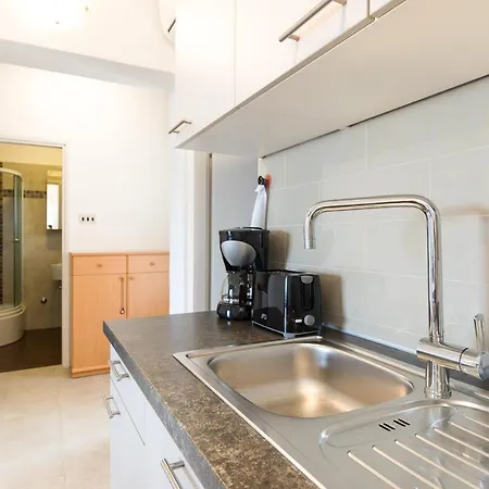 Two Bedroom, Great View, 5 Min Walk To City And Beach Apartman