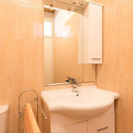 Two Bedroom, Great View, 5 Min Walk To City And Beach