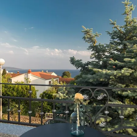 Two Bedroom, Great View, 5 Min Walk To City And Beach
